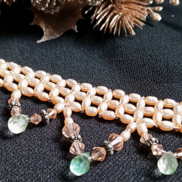 Beautiful, Exquisite & Delicate Handmade Choker w/Refined Style & Craftsmanship - Picture 3 of 9